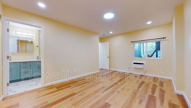 Building Photo - 1242 Mamalu St