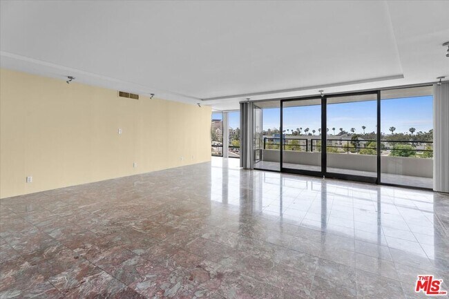 Building Photo - 4265 Marina City Dr
