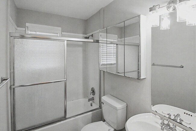Building Photo - 419-C Wakefield Drive
