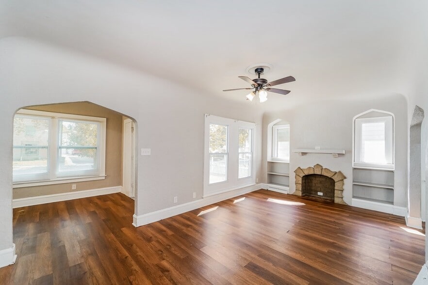 Building Photo - 3915 N 40th St