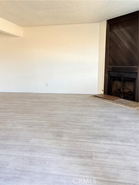 Building Photo - 331 S New Ave