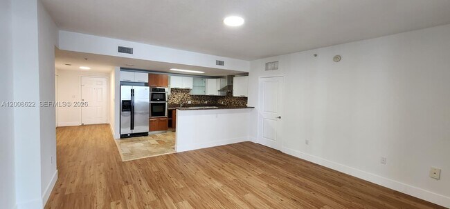 Building Photo - 170 SE 14th St