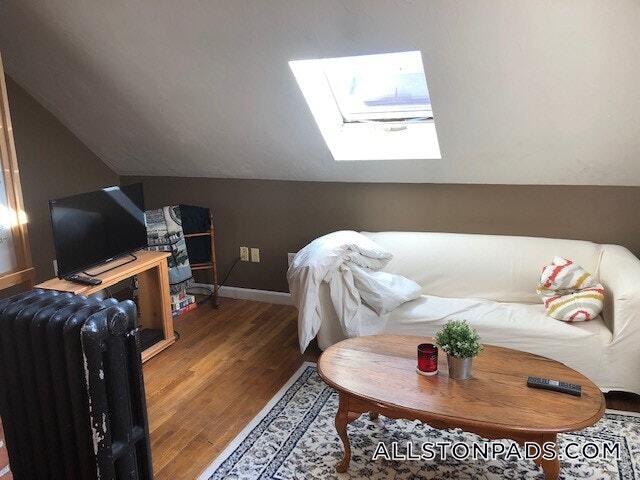 Building Photo - 42 Brainerd Rd