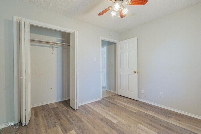 Building Photo - 2957 Oak Ridge Ct