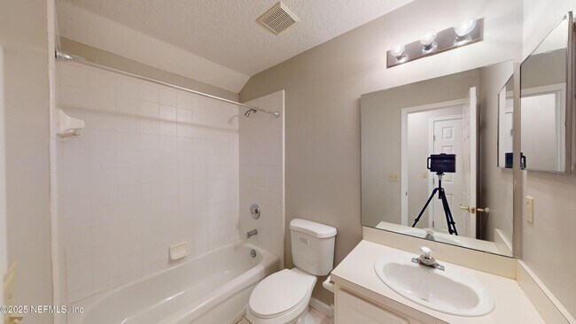 Building Photo - 11861 Lake Fern Dr