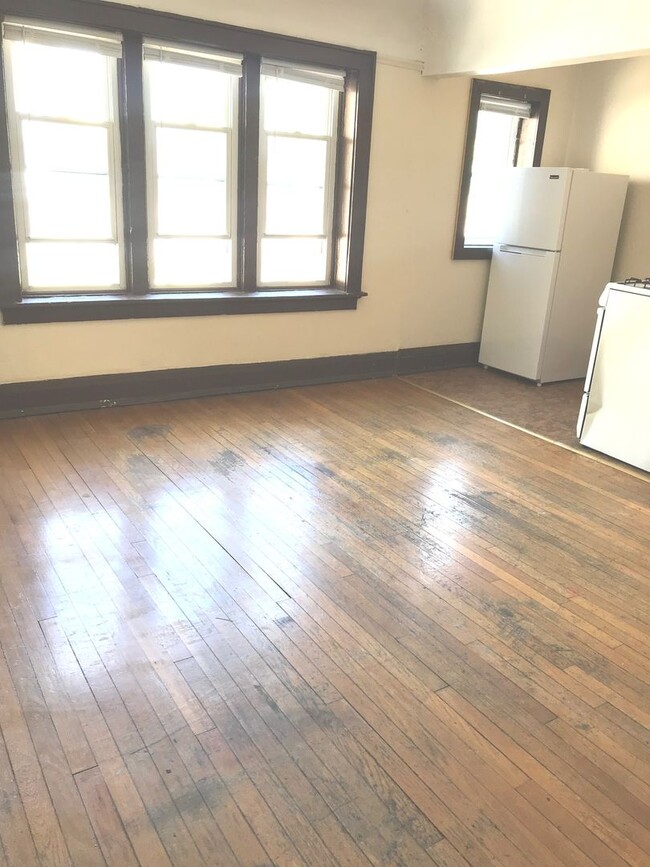 Interior Photo - 1315 Cass