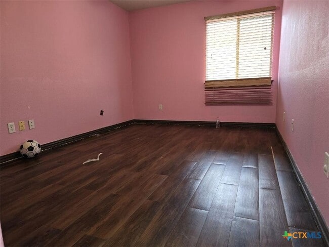 Building Photo - 102 Gregory Cove
