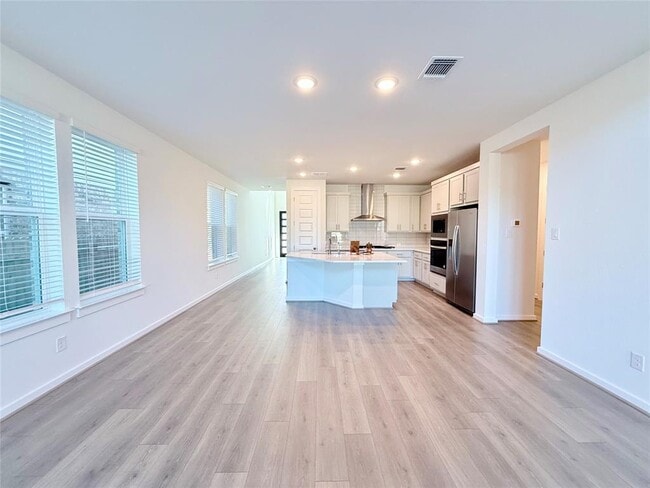 Building Photo - 604 Palatino Bend