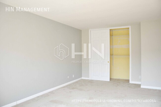 Building Photo - 2198 Goldcrest Cir