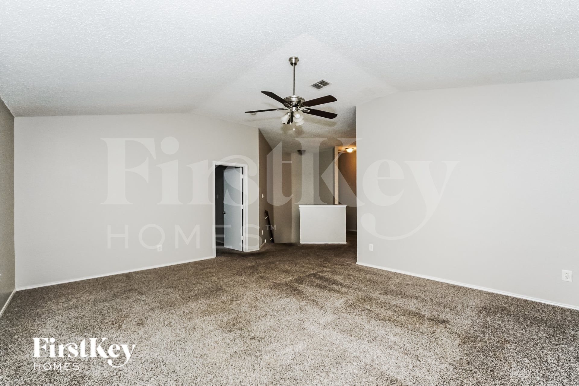 Building Photo - 7401 Snow Ridge Dr