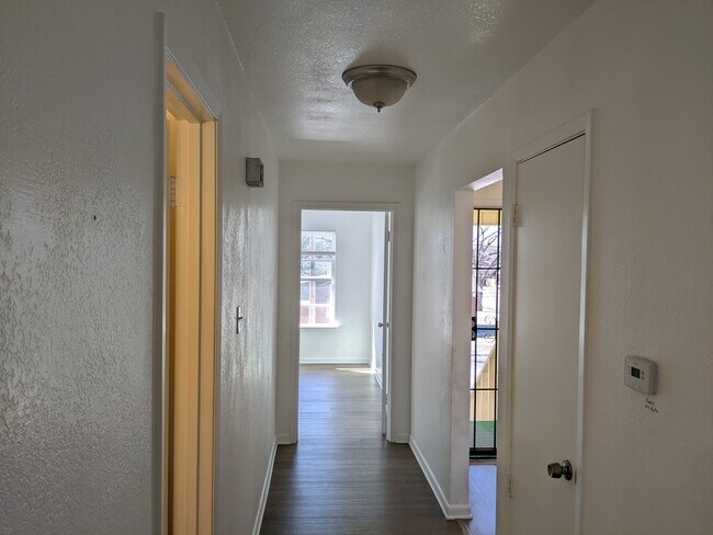 Building Photo - 2607 N Ayers Ave