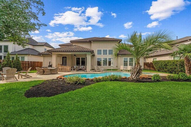 Building Photo - 5823 Stratton Wds Dr