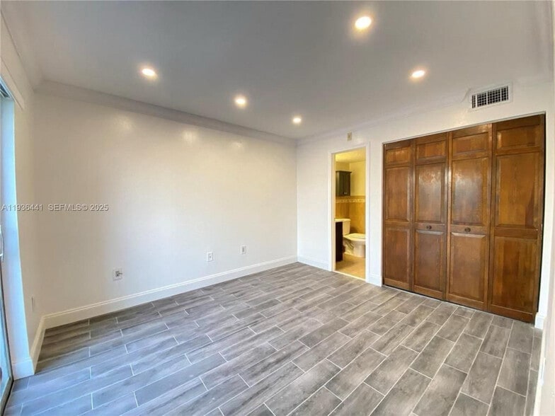 Building Photo - 17051 NE 35th Ave