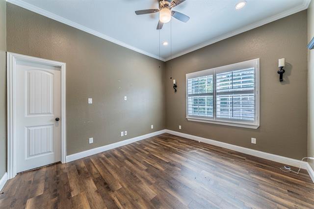 Building Photo - 1115 Douglas Dr