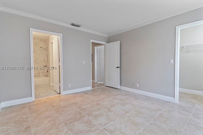 Building Photo - 815 Boynton Beach Blvd
