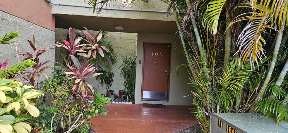 Building Photo - 9321 SW 4th St