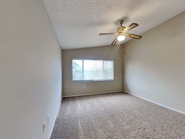 Building Photo - 1054 Lotus Cove Ct