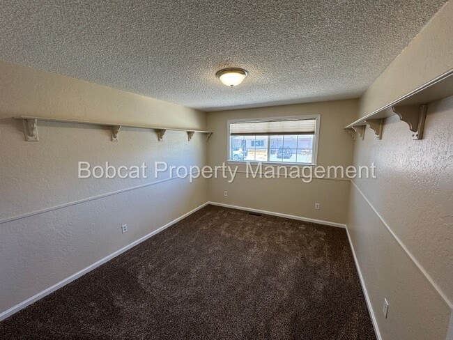 Building Photo - 3 Bed, 2 Bath, Home Located in Gardnerville