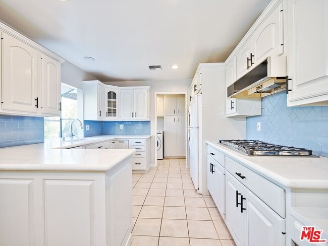Building Photo - 4863 Don Juan Pl