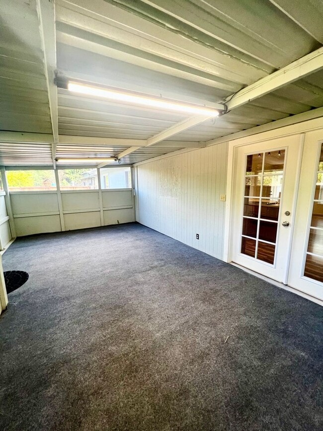 Building Photo - **** Application pending ****