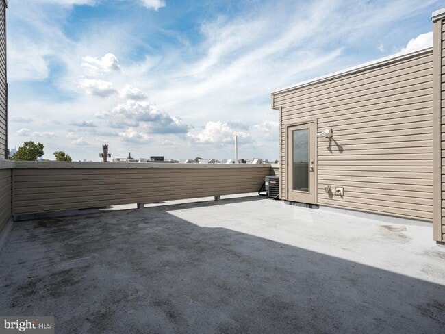 Building Photo - 2123 E Lehigh Ave