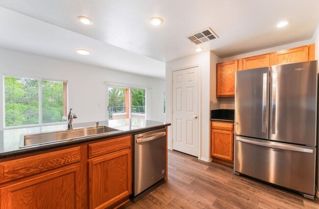 Building Photo - Beautiful, upgraded 2 story townhouse unit...