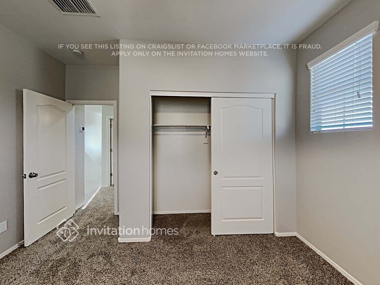 Building Photo - 6370 S Forest Ave