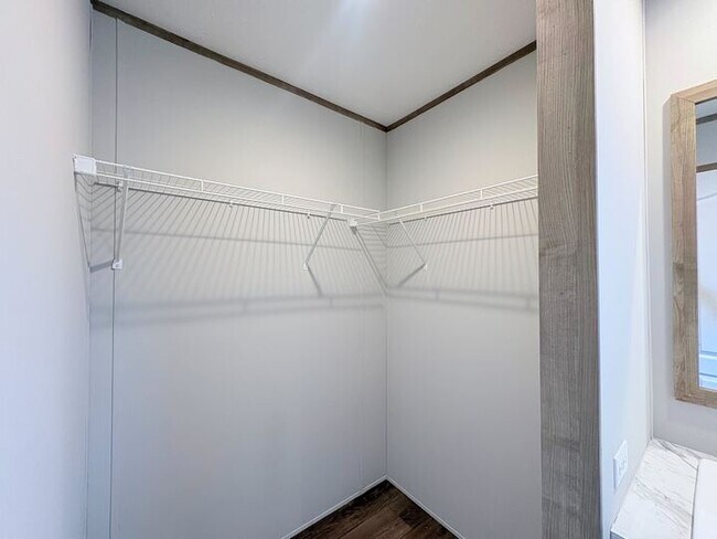 Building Photo - 10610 State Rte 762