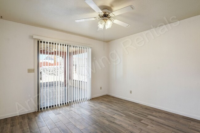 Building Photo - SPACIOUS 3 BEDROOM HOME