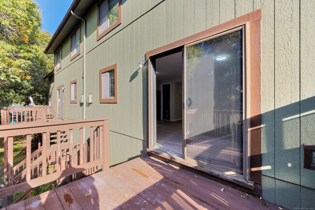 Building Photo - 103 Cliffside Dr