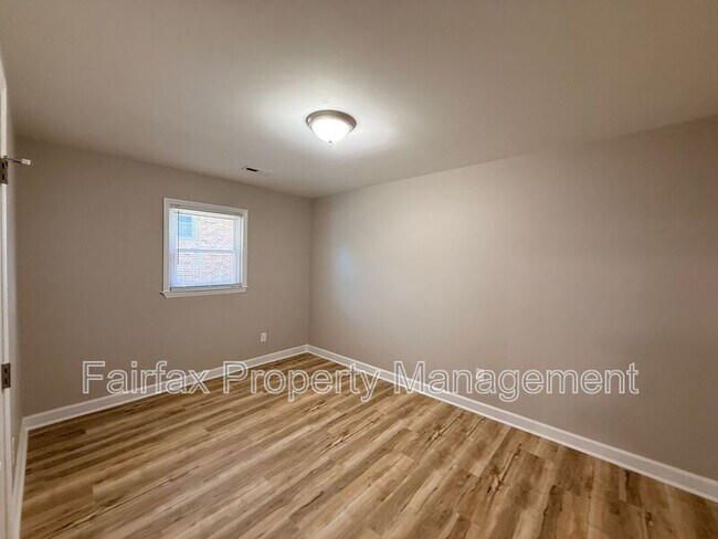 Building Photo - 2416 Owen St