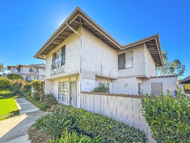 Building Photo - 4360 Vision Dr