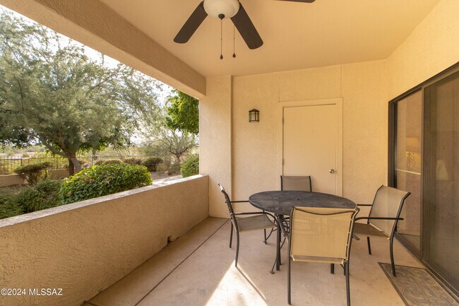 Building Photo - 2550 E River Rd