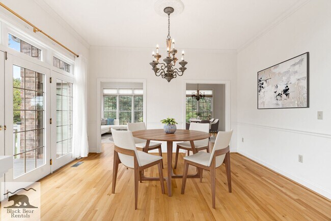 Building Photo - South AVL - Grand Residence in The Cotswol...