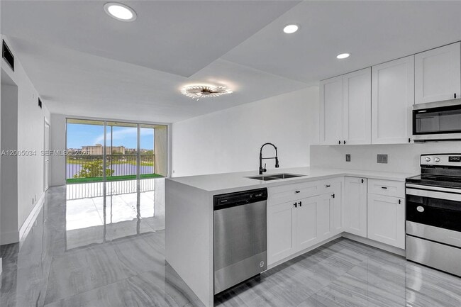 Building Photo - 3091 N Course Dr