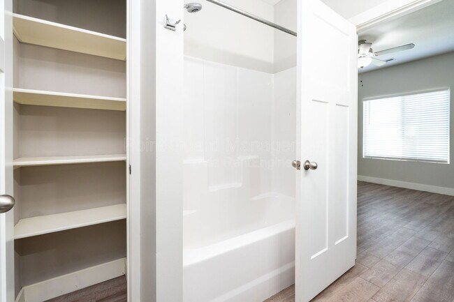 Building Photo - 3412 E Aster St