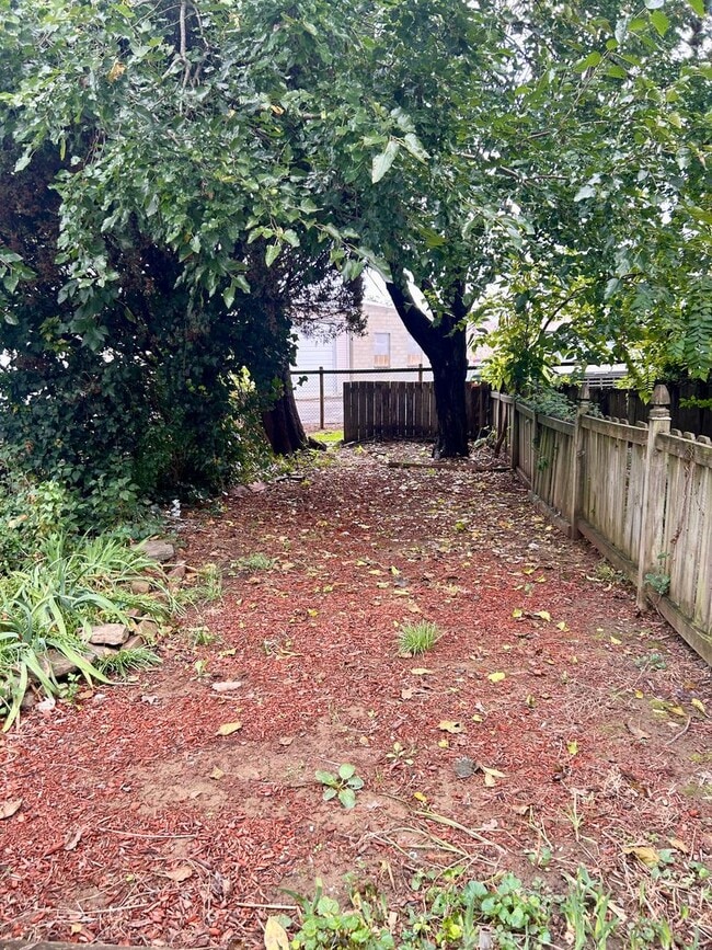Building Photo - Beautifully Updated Home in Lancaster City!