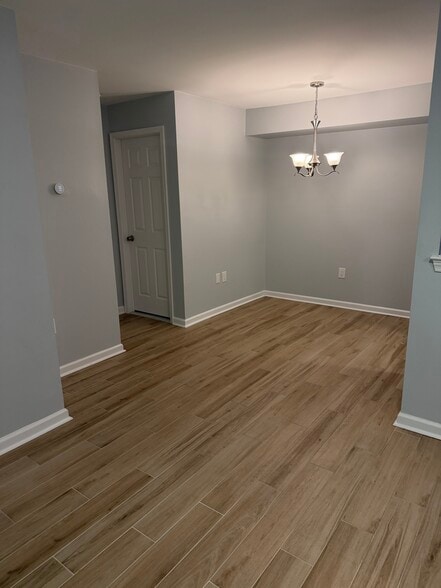 Building Photo - 5708 Shadwell Ct