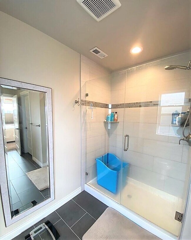 Building Photo - 4318 Blackstone Wy