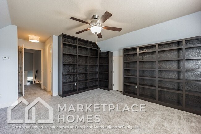 Building Photo - 3211 SW Stonepoint Ave