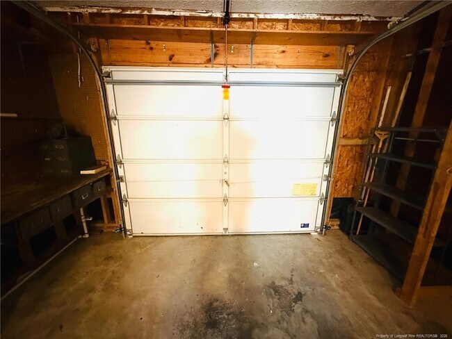 Building Photo - 5018 Summer Ridge Rd