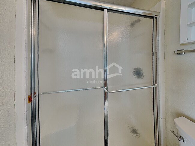 Building Photo - 8110 Red Barn Ct