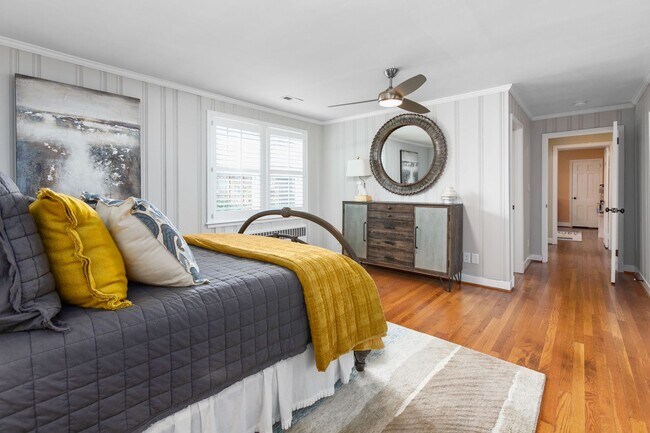 Building Photo - Stunning Irving Park 4 bedroom, 4 bathroom home in Greensboro!