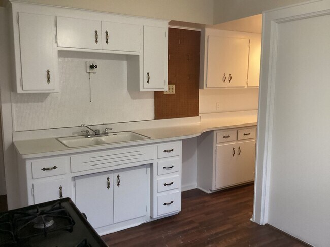 Building Photo - 5550 N 35th St