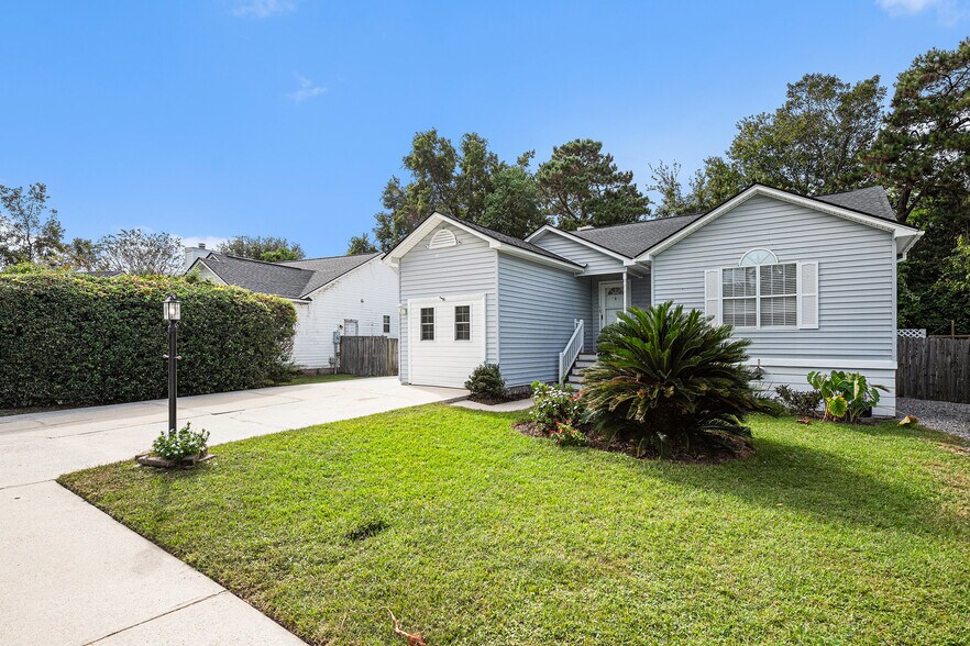 Building Photo - 1167 Landsdowne Dr