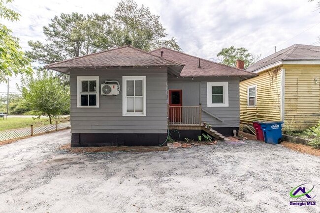 Building Photo - 1475 3rd St