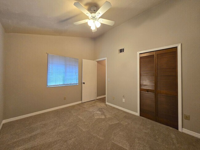 Building Photo - Rockwood Villas – 2BR/2BA Townhouse