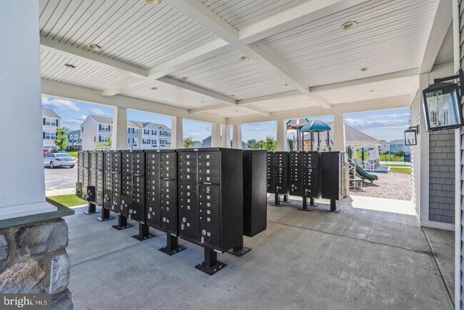 Building Photo - 64 Grant St