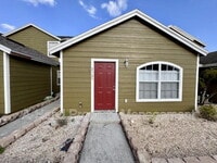 Building Photo - 2725 Fan Palm Dr