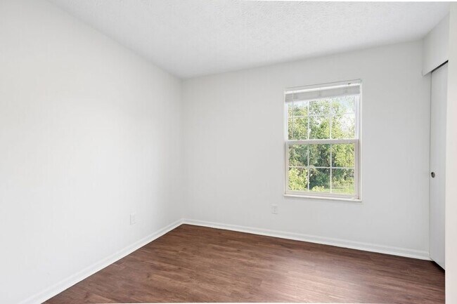 Building Photo - 8245 Crete Ln